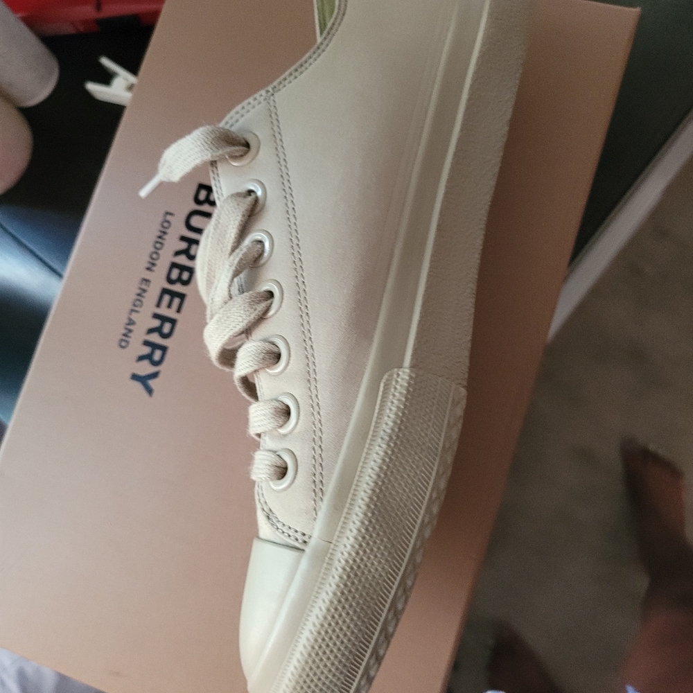 Shoes - Picture 7 of 7